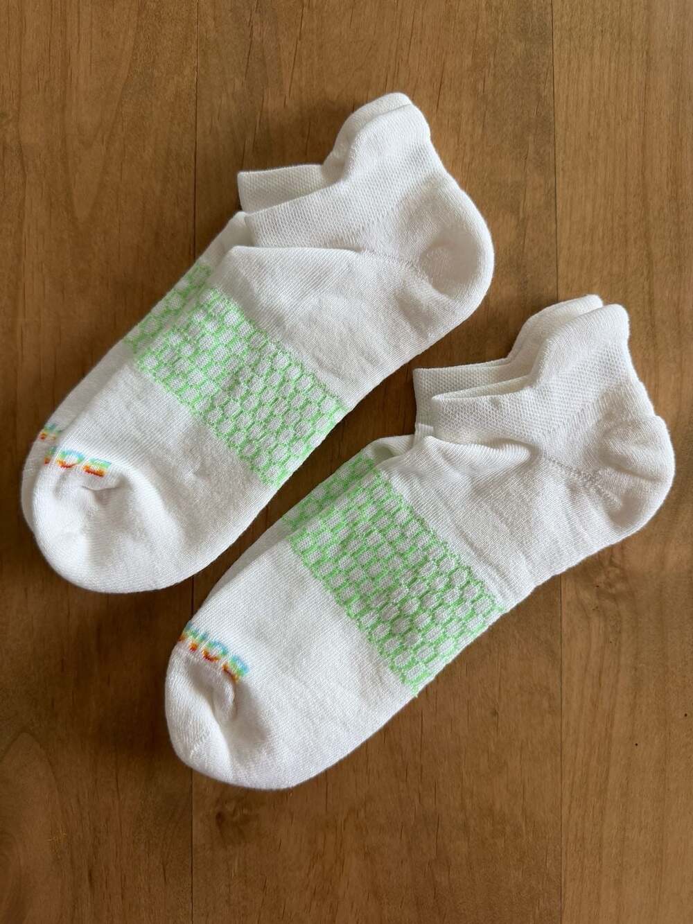 2 pairs Bombas Performance Ankle Socks White Green Size Large